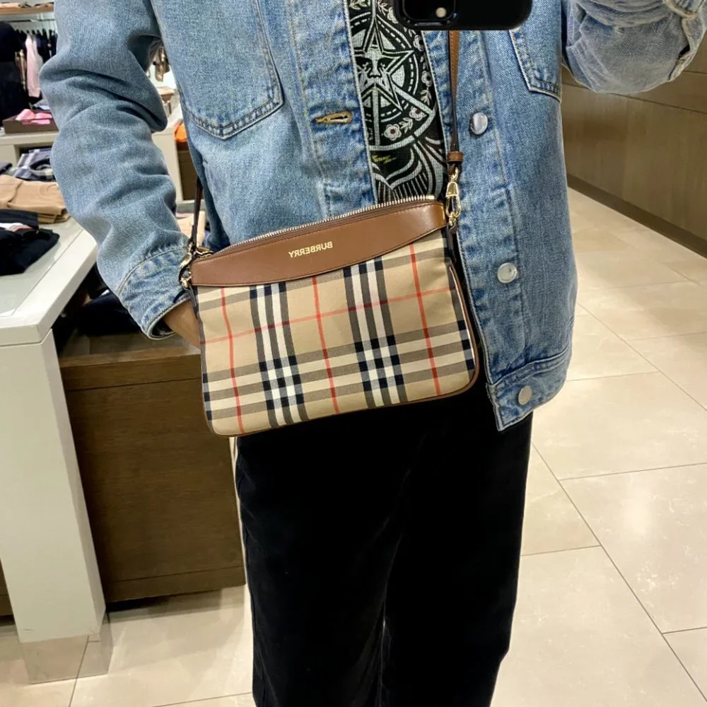 Authentic Burberry Brown Vintage Check Peyton Crossbody Bag 2023 Made In Italy - Picture 3 of 5